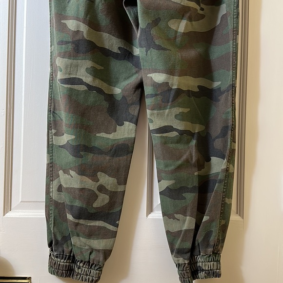 TNA Camo Joggers - Picture 6 of 9